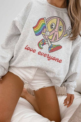 LOVE EVERYONE PRIDE GRAPHIC SWEATSHIRT