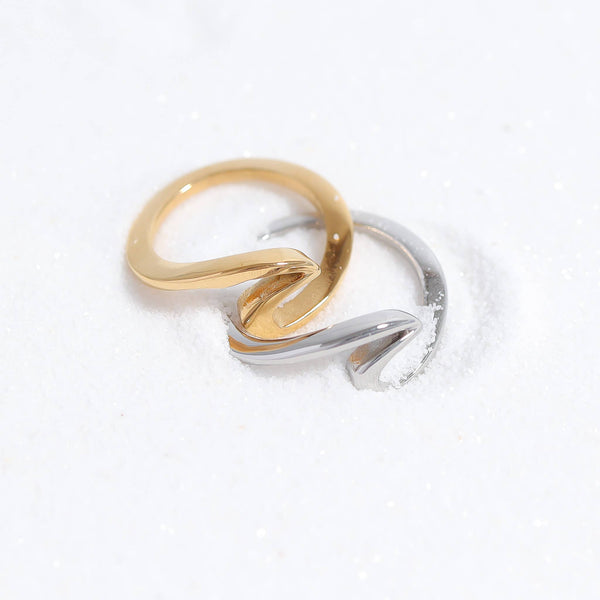 18K Gold Wave Ring